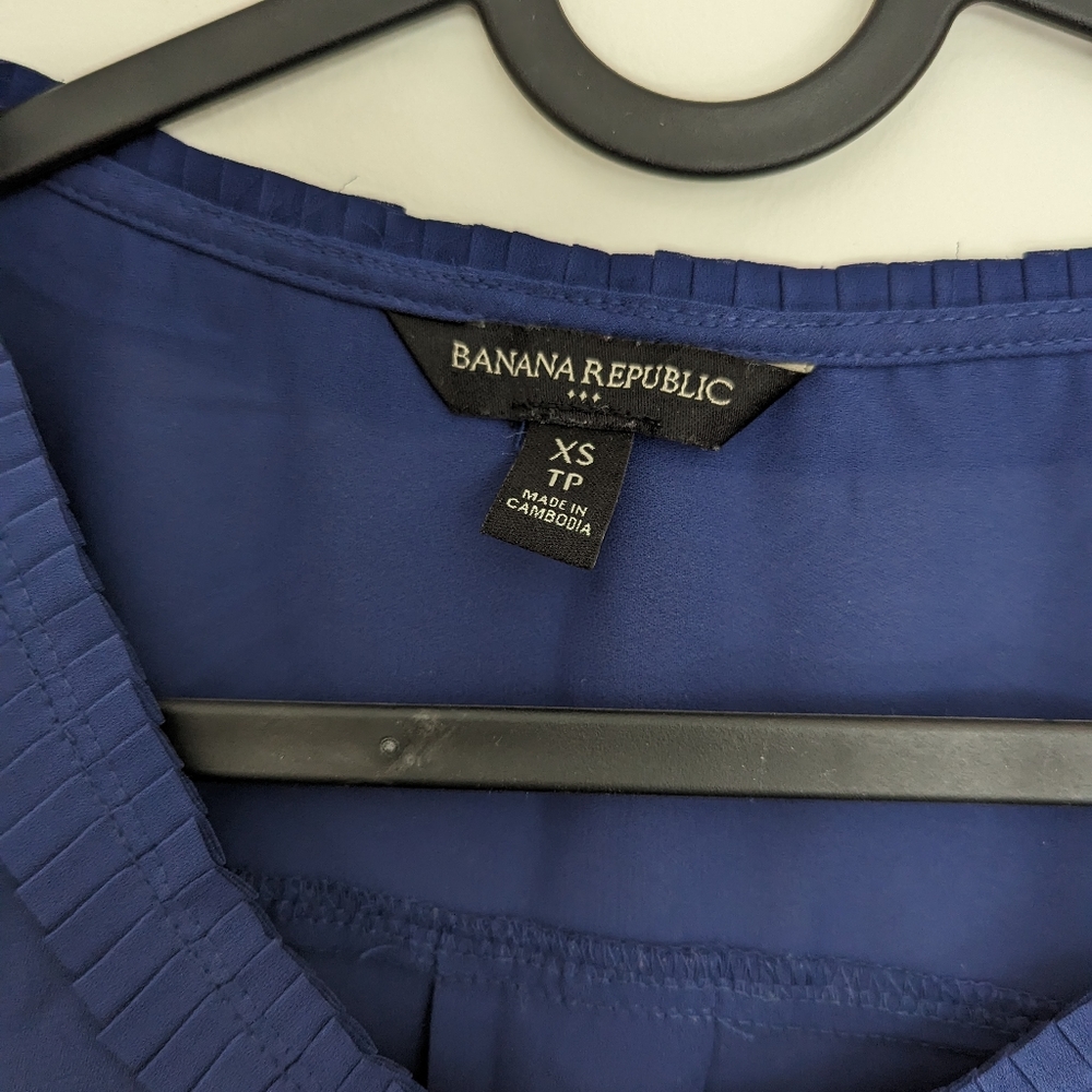 Banana Republic top - near new